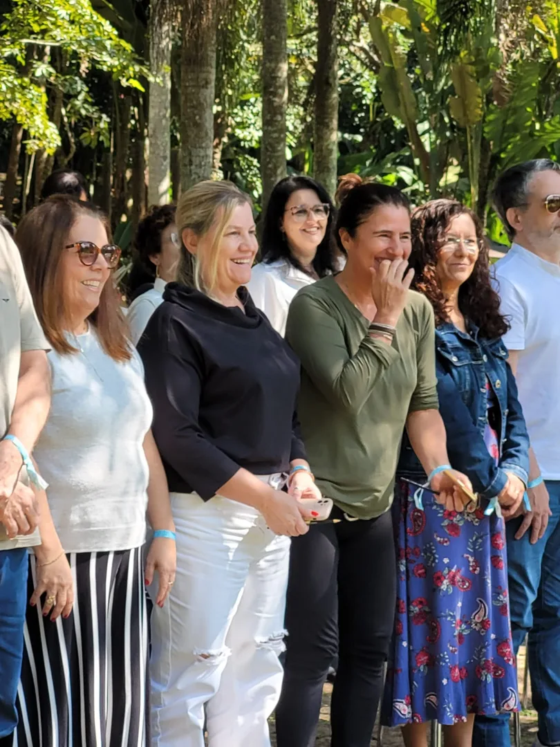 Painel de liderança estratégica e gestão de pessoas conduzido por Priscila Degobbi